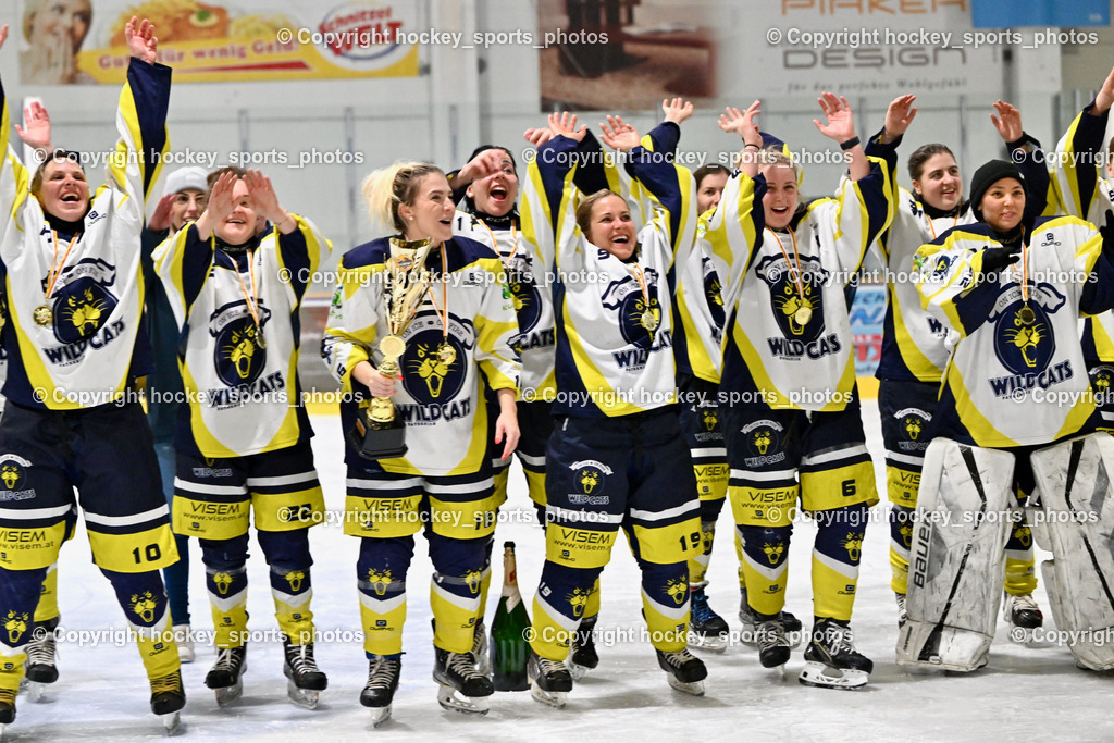 WILDCATS PATERNION & Lady Hawks Siegerehrung-Meisterfeier | Jubel Wildcats Paternion Mannschaft, WILDCATS PATERNION &amp; Lady Hawks Siegerehrung-Meisterfeier, WILDCATS PATERNION &amp; Lady Hawks Siegerehrung-Meisterfeier am 12.03.2025 in Steindorf (Ossiachersee Halle), Austria, (Photo by Bernd Stefan)