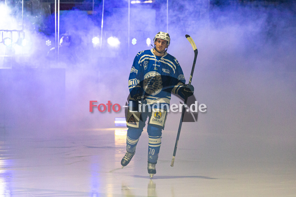 Achtelfinale Spiel 1 SC Forst vs EV Pegnitz ICE DOGS | Eishockey Landesliga Playoffs 2023/2024, Achtelfinale Spiel 1 SC Forst vs EV Pegnitz ICE DOGS, 20240218,
70 Christoph PETER (Nature Boyz 70) beim Einlauf,
2024-02-18 in Peißenberg (Eisstadion)
70 Christoph PETER (Nature Boyz 70)
Copyright: WolfgangxLindner foto-lindner.de
