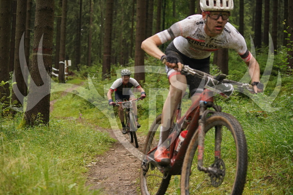 A9_04611 | Fotogalerie der Treibjagd im Dunkelwald - Dein MTB Etappenrennen im Erzgebirge - Realisiert mit Pictrs.com