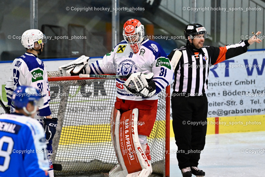 ESC Sparkasse STEINDORF vs. UECR Huben | #33 Sotlar Jure UECR EISBÄREN HUBEN, #31 Sicher Michael UECR EISBÄREN HUBEN, WIDMANN Florian Referee, ESC Sparkasse STEINDORF vs. UECR Huben, ESC Sparkasse STEINDORF vs. UECR Huben am 30.01.2026 in Steindorf (Ossiachersee Halle), Austria, (Photo by Bernd Stefan)