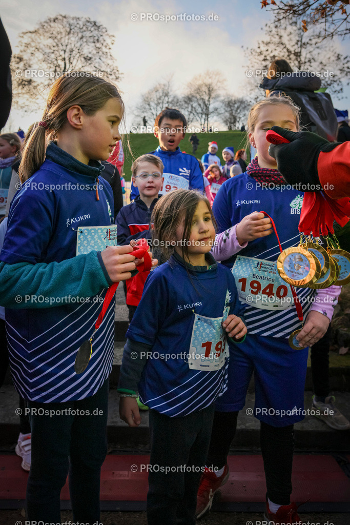 6. Bonner Nikolauslauf; Bonn, 14.12.2025 | Impressionen vom 6. Bonner Nikolauslauf am 14.12.2025 in Bonn (Nordrhein-Westfalen). 