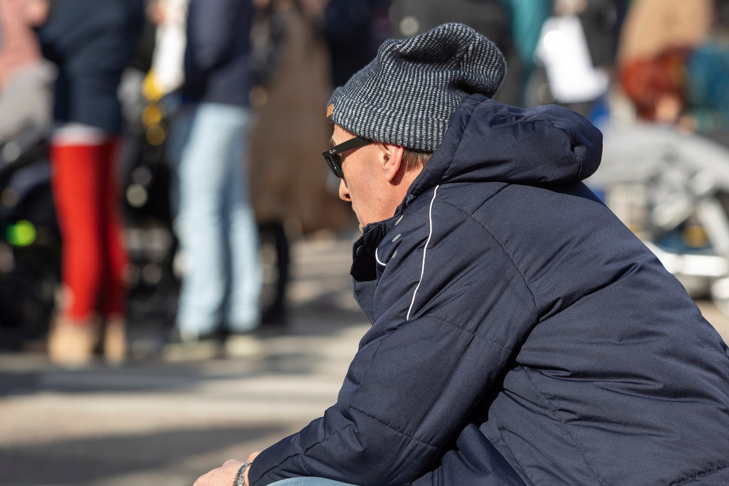Umzug2025-082_9748 | Fotostrecke: FASCHINGSUMZUG 2025 in Loosdorf. 22 Masken(gruppen)-Teilnehmer: Loosdorfer Vereine, Wirtschaftstreibende, Gemeindeabordnungen sowie Kreditinstitute. rund 700 Besucher entlang der Hauptstrasse. Veranstaltungs-Sicherung durch Mannschaft der FF-Loosdorf mit schwerem Gerät. Maskenprämierung am EKZ-Platz durch Bgm. Thomas Vasku in den Kategorien: Bester Festwagen (Fa. gkonzept-Groissenberger; Beste Personengruppe-ASK-Loosdorf; Beste Einzelperson; Weiteste Anreise-FF Schollach;