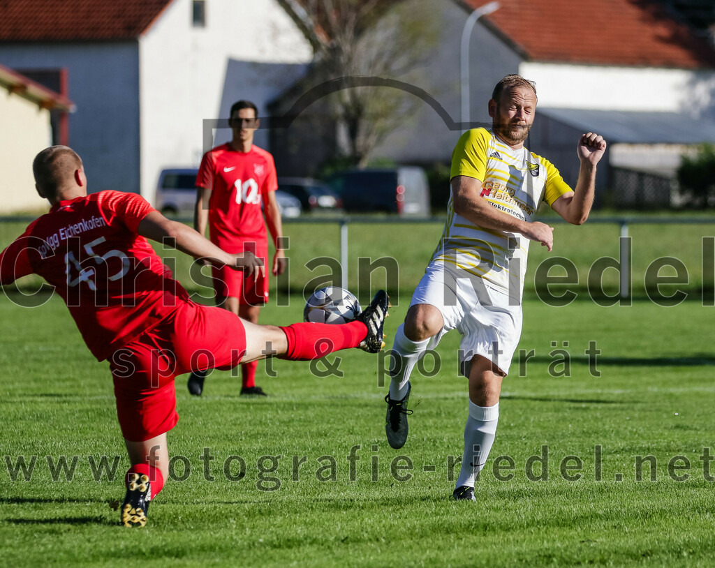 2023-08-18_009_SpVgg_Eichenkofen_gegen_FC_Langenpreising | Erding, Deutschland, 18.08.2023:
Fußball, A-Klasse 2023 / 2024, 3. Spieltag, SpVgg Eichenkofen gegen FC Langenpreising, Endergebnis: 0:2

Marcel Mundigl (SpVgg Eichenkofen, #45), Sascha Dörner (SpVgg Langenpreising, #17)

Foto: Christian Riedel / fotografie-riedel.net