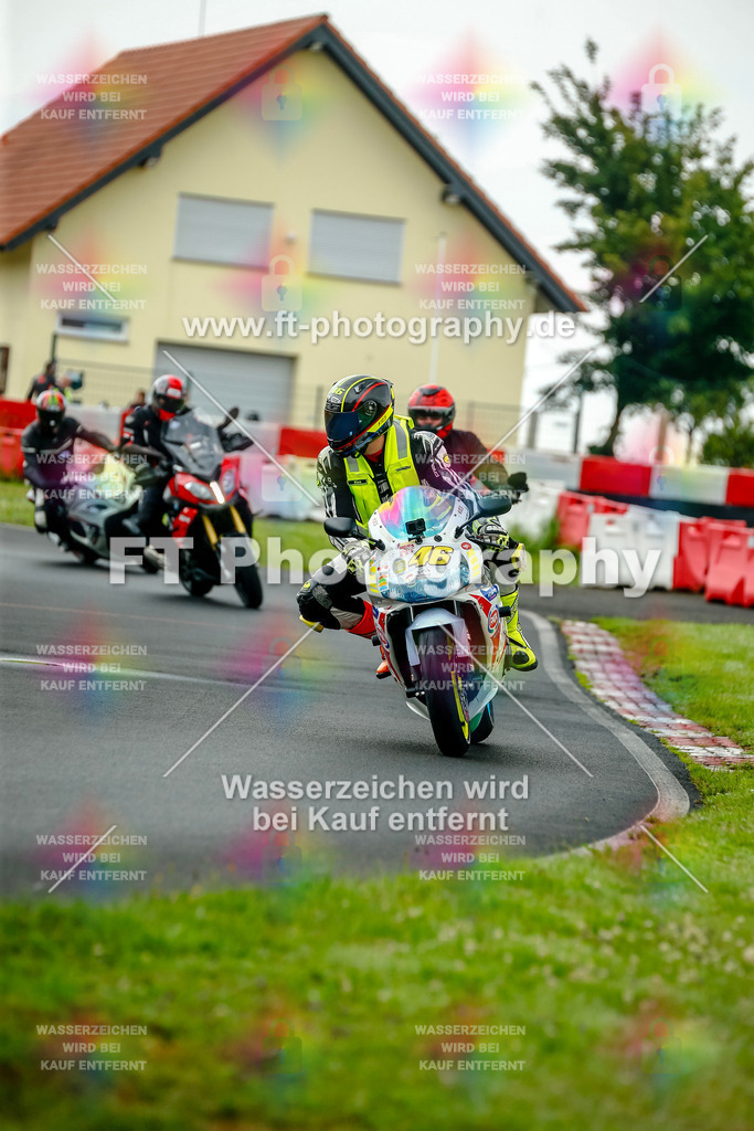 VBK-3741 | Hier findet Ihr Bilder von Touristenfahrten auf der Nürburgring Nordschleife oder von anderen Veranstaltungen die ich besucht habe. Viel Spass beim Durch Schauen 