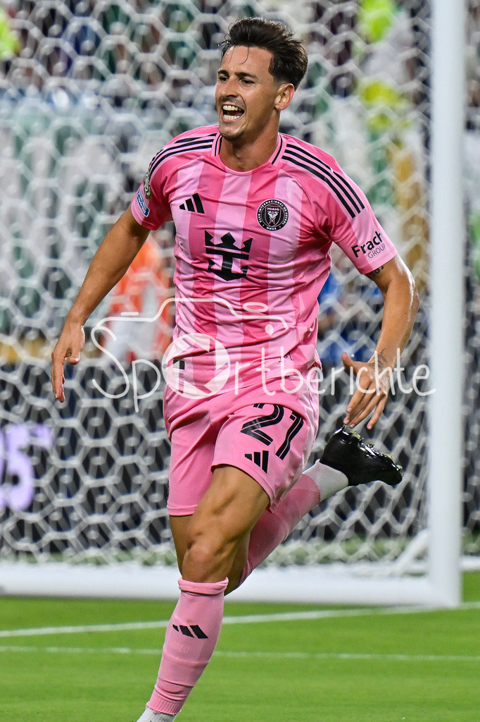 Inter Miami CF - Palmeiras Sao Paulo | Jubel nach dem Treffer zum 1-0 durch Tadeo ALLENDE (Inter Miami 21) / Tor / Torschuetze / Freude / Happy / FIFA Club World Cup: Inter Miami CF - Palmeiras Sao Paulo, Hard Rock Stadium am 23.06.2025 / NOT FOR SALE IN USA