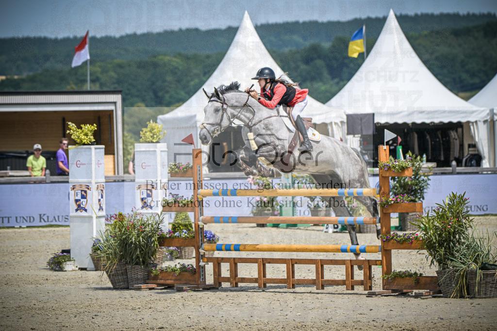 DOS_3844 | Entdecke hochwertige Reitturnierfotos von Foto Oger. Professionell, emotional und authentisch – jetzt Lieblingsmomente im Shop bestellen.Deutschlandweite Turnierfotografie. - Realisiert mit Pictrs.com