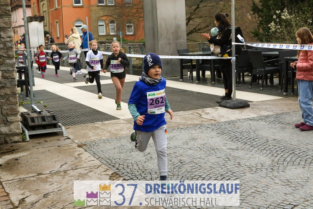 AOK JuniorCup 400m | 3Koenigslauf 2023 - Realisiert mit Pictrs.com
