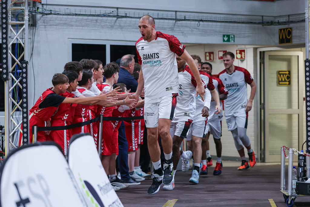 Pro A BAYER GIANTS vs BG Göttingen-46 | Fotos von Basketballspielen aus dem Raum NRW fotografiert von Gero Mueller-Laschet und Daniel Schaefer - Realisiert mit Pictrs.com