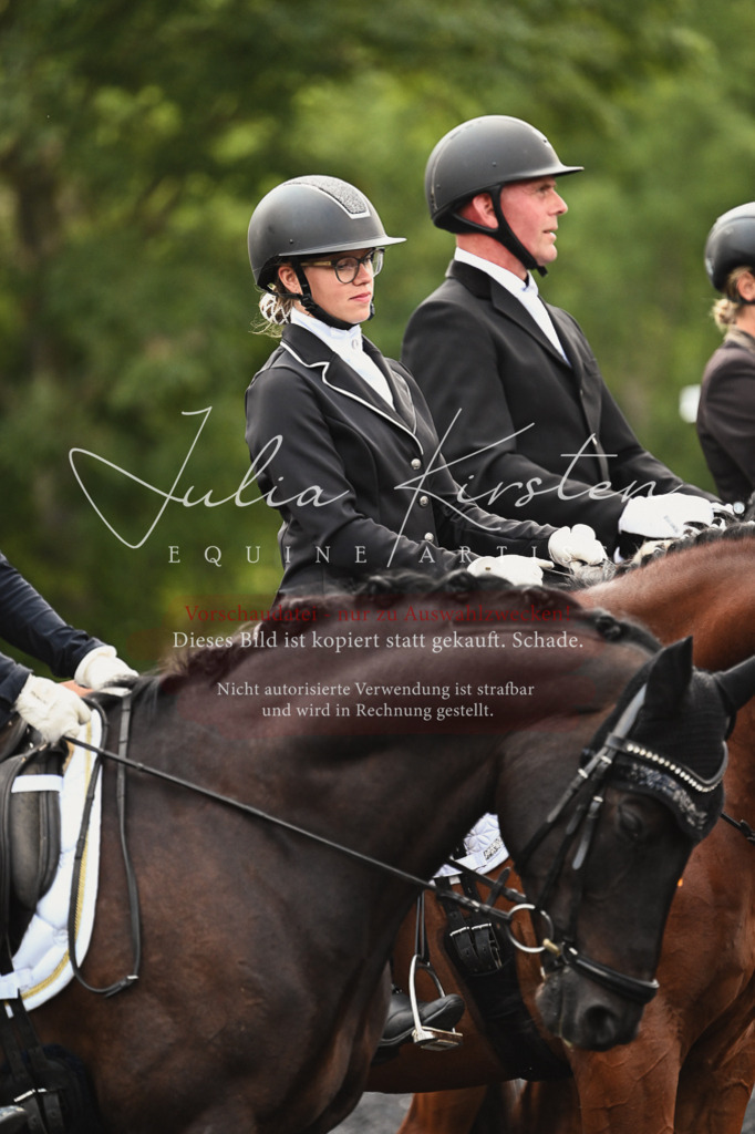 DSC_2796 | Pferde- und Turnierfotografie in Westsachsen. Pferdeportraits, Auftragszeichnungen und intuitive Kunst.