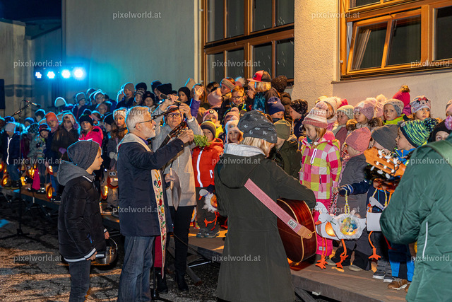 Laternenfest in St. Martin | Bildershop von pixelworld.at - Realisiert mit Pictrs.com