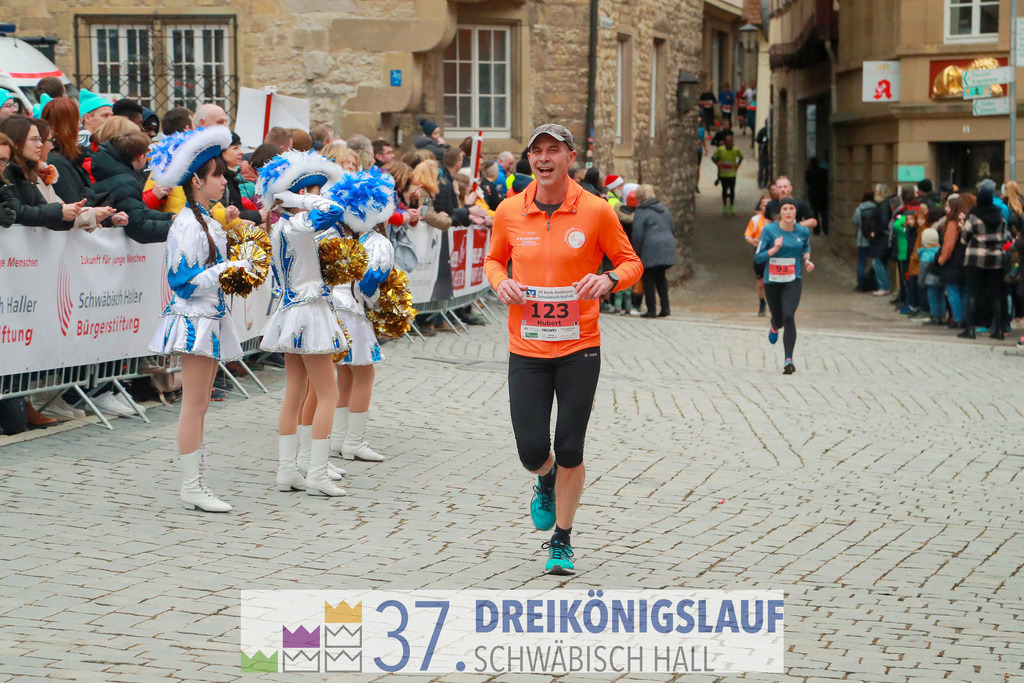 VR Bank Hauptlauf 10000m | 3 Koenigslauf 2023 - Realisiert mit Pictrs.com