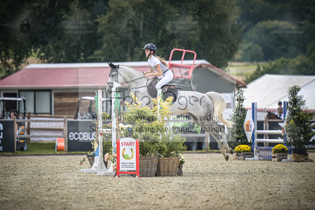 DOS_7099 | Entdecke hochwertige Reitturnierfotos von Foto Oger. Professionell, emotional und authentisch – jetzt Lieblingsmomente im Shop bestellen. - Realisiert mit Pictrs.com