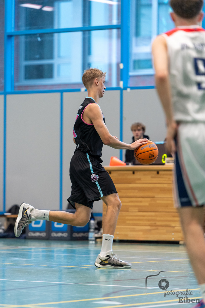 VFL Rastede-Westerstede 3 | VFL Rastede (weiß)-Westerstede 3 (schwarz) am 22.02.2026 in Rastede (Sporthalle); Photo: Philip Eiben 2025 - Realisiert mit Pictrs.com