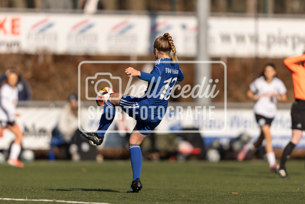 Fußball I Frauen I Saison 2025-2026 I Testspiel I BW Hollage - DSC Arminia Bielefeld I 15.02.2026-079 | Anna-Catharina Niemann (13, BW Hollage) - Realisiert mit Pictrs.com