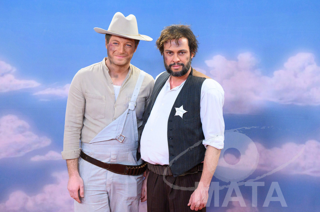 _DWI4734 | MATA IndoCon - Realized with Pictrs.com