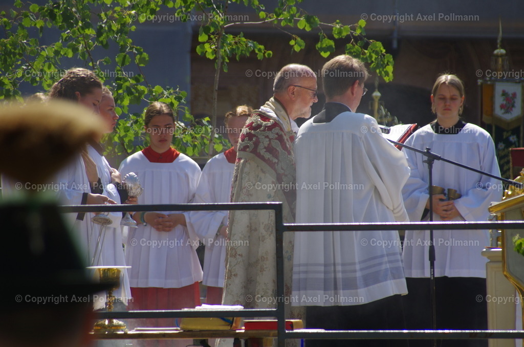 IMGP4680 | fotografiert von Axel PollmannLeonhardi Wallfahrt Benediktbeuern und Murnau, Fronleichnam, Fasching, Landschaft im Loisachtal und Benediktbeuern  - Realisiert mit Pictrs.com