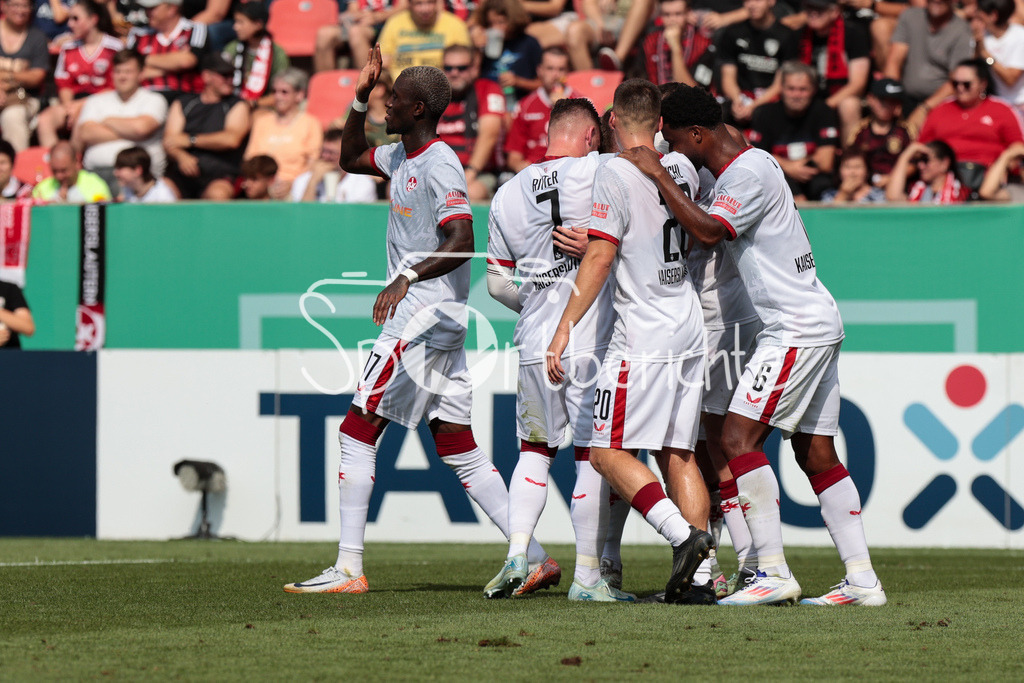 FC Ingolstadt - 1. FC Kaiserslautern | Jubel nach dem Treffer zum 0-2 durch Jannik MAUSE (FCK #18) / Freude / Happy / Tor / Torschuetze / Doppelpack