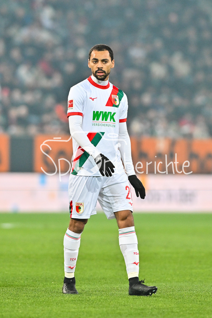 FC Augsburg - VfB Stuttgart | aUGSBURG, GERMANY - 22. MAERZ: im Bild Alexis Julian CLAUDE-MAURICE (FC Augsburg 20) / Einzelfoto / Freisteller während dem Bundesligamatch zwischen dem FC Augsburg und dem VfB Stuttgart am 27. Spieltag in der WWK Arena / DFL REGULATIONS PROHIBIT ANY USE OF PHOTOGRAPHS AS IMAGE SEQUENCES AND/OR QUASI-VIDEO