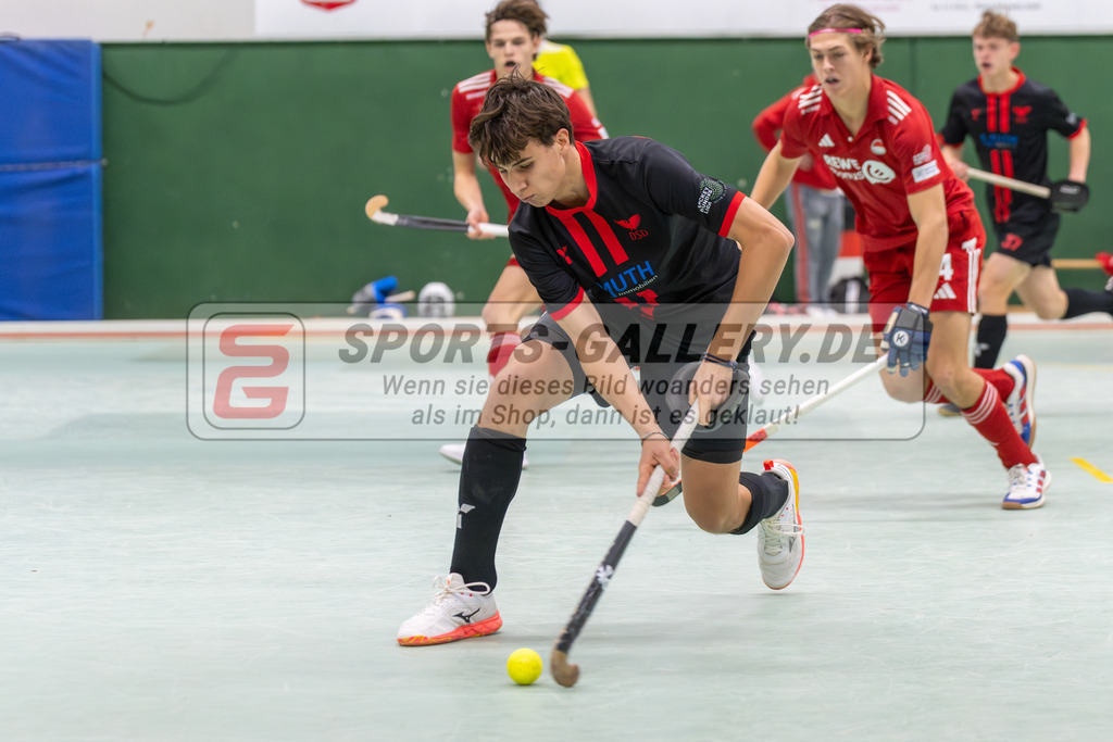 SFE_20251213_0080 | Köln, Deutschland, 13.12.2025:  Hockey 1. Bundesliga Herren Rot-Weiss - DSD Düsseldorf im KTHC Stadion Rot-Weiss Köln Tennis and Hockey Club am 13.12.2025 in Köln, Deutschland. (Foto von Fehrmann)Köln, Germany, 13.12.2025: Hockey 1. Bundesliga Herren Rot-Weiss - DSD Düsseldorf in KTHC Stadion Rot-Weiss Köln Tennis and Hockey Club at 13.12.2025 in Köln, Deutschland. (Foto from Fehrmann)
