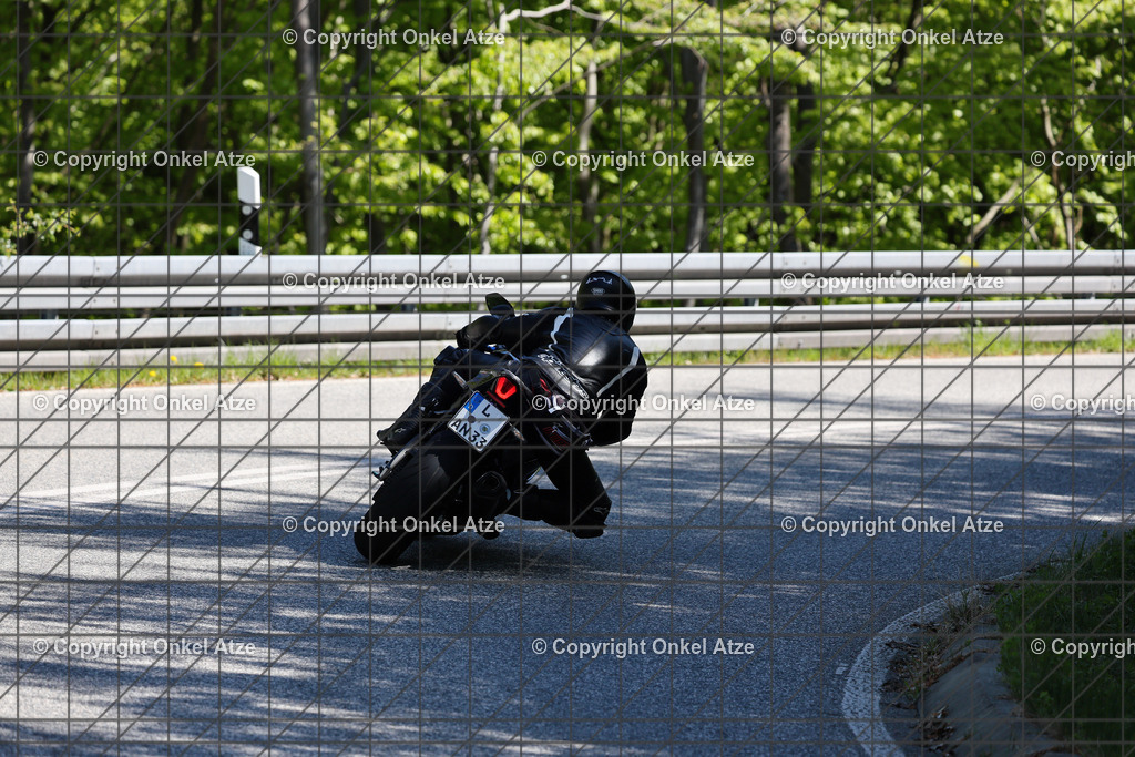 IMG_8681 | Fotograf am Kyffhäuser. Onkel Atze. Kyffhäuser Rennstrecke. Café36. Motorsportfotografie. - Realisiert mit Pictrs.com