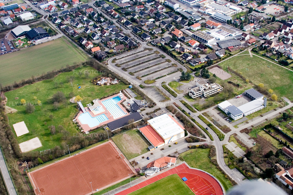 Luftbild: Queichtalbad - und -Stadiion in Offenbach an der Queich im Bundesland Rheinland-Pfalz in Deutschland. Foto: IMG_9747.jpg vom 15.03.2008 durch Werner Riehm/FLY-FOTO.de