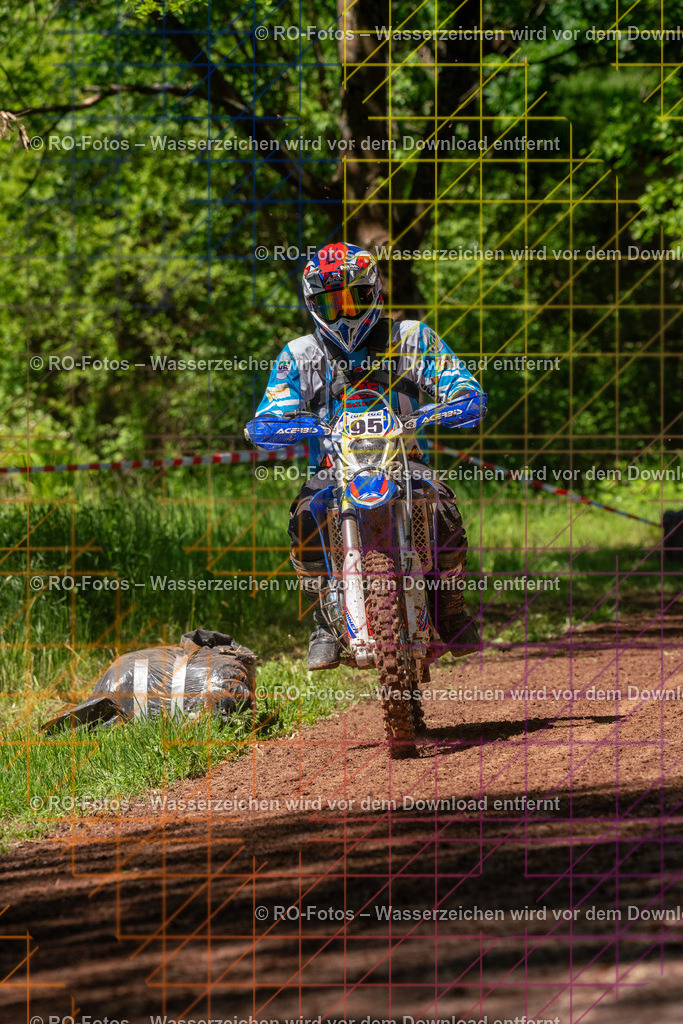 Wolfshausen 2 Lauf -572 | Sportfotografie von RO-Fotos: Motorsport, Motocross, Enduro, Laufveranstaltungen und Triathlon. Professionelle Fotos von Sportlern und Events. - Realisiert mit Pictrs.com