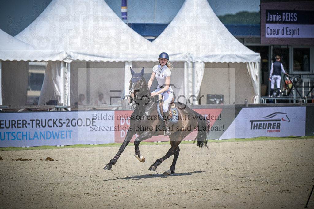 DOS_3538 | Entdecke hochwertige Reitturnierfotos von Foto Oger. Professionell, emotional und authentisch – jetzt Lieblingsmomente im Shop bestellen.Deutschlandweite Turnierfotografie. - Realisiert mit Pictrs.com