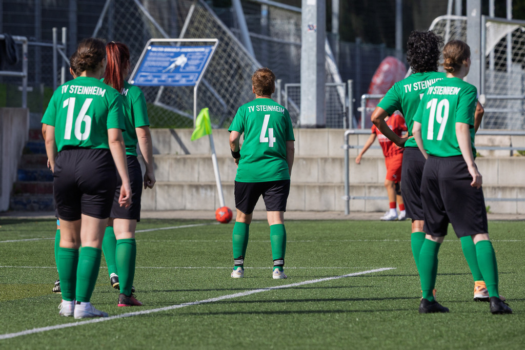 FCHSTE_250921_0900 | 1.FC Heidenheim 1846 II vs. TV Steinheim, Fußball, Frauen, Bezirksliga, 2025/2026, 2.Spieltag, 21.09.2025 in Heidenheim, Kunstrasen b. Voith-Arena West(Foto: Michael Bulling) - Realisiert mit Pictrs.com
