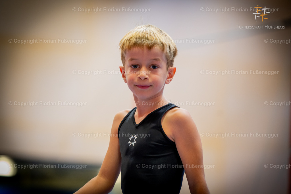 Promo-301 | "Fussifoto.com – Ihr Ansprechpartner für hochwertige Fotografie! Entdecken Sie kreative Bilder und professionelle Dienstleistungen. Kontaktieren Sie uns für Ihre Projekte!"