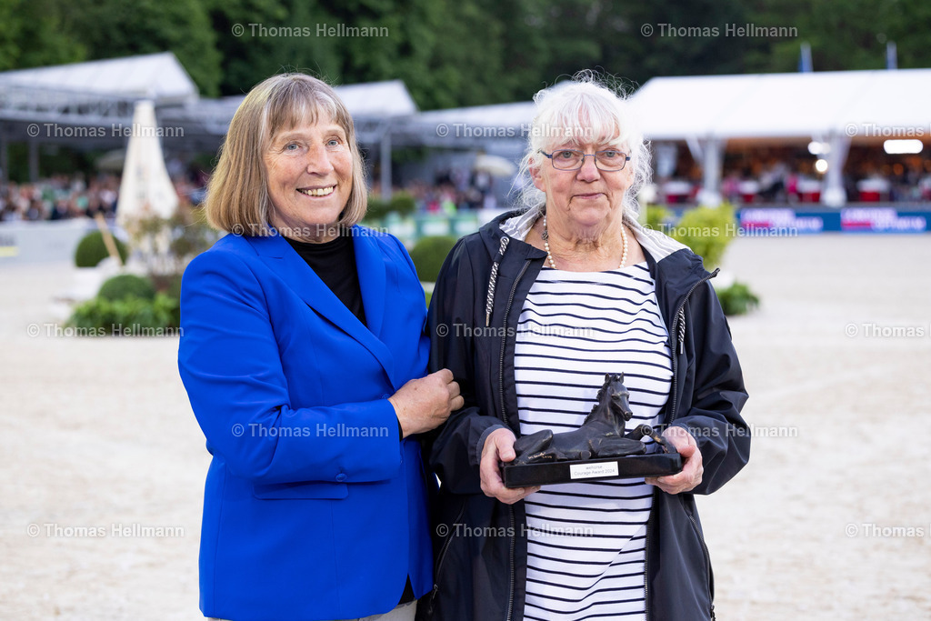 TH_WeHorse Courage Award_19458 | Longines Balve Optimum 2024 am 08.06.24 in Balve, Schloss Wocklum, Thomas Hellmann, WeHorse Courage Award