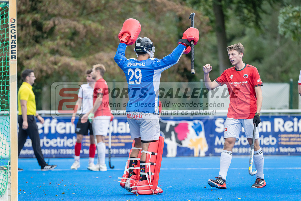 HK_20230923_104486 | 1. Bundesliga Herren Crefelder HTC - TSV Mannheim am 23.9.2023 CHTC, Krefeld , Joshua Onyekwue Nnaji Torwart ( Crefelder HTC #29 ) , Schröder Mika ( Crefelder HTC #33 )