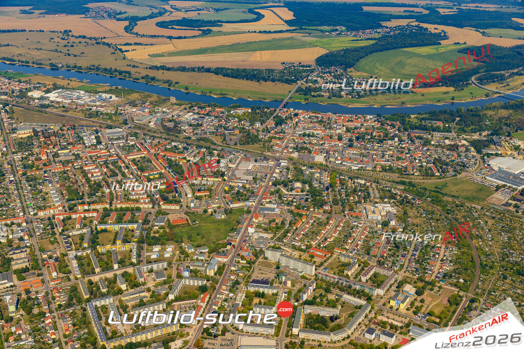 Schrägluftbild  Friedrichstraße  Schönebeck - Das Luftbild wurde 2025 vom UL-Flugzeug heraus erstellt (ohne Drohne- keine Drohnenaufnahme ) - Hochauflösende Luftaufnahme -Nicht vergleichbar mit Google Maps oder Satelittenbilder- Die Geschenkidee !Mit Lizenz und Bildrechte bestellbar