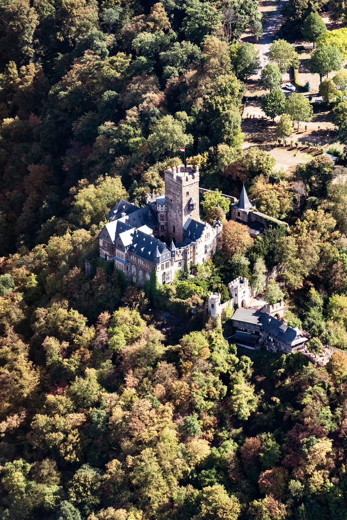 dr__0018705.jpg | LAHNSTEIN 11.09.2018 Burganlage des Schloß " Burg Lahneck " in Lahnstein im Bundesland Rheinland-Pfalz, Deutschland. Weiterführende Informationen bei: Burg Lahneck. // Castle of Schloss " Burg Lahneck " in Lahnstein in the state Rhineland-Palatinate, Germany. Further information at: Burg Lahneck. Foto: Daniel Reiter