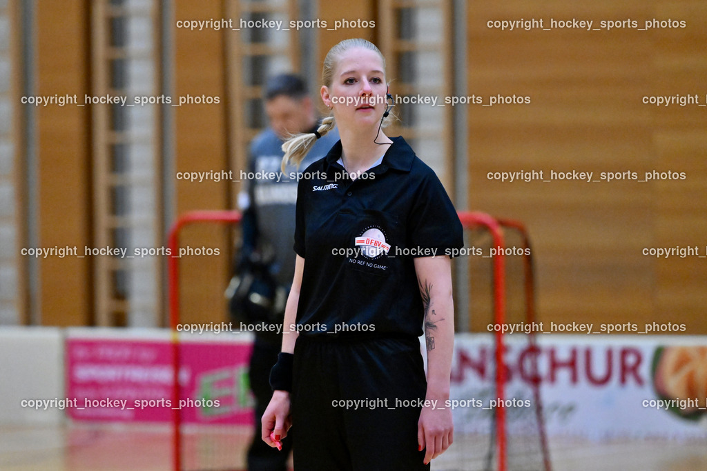 VSV Unihockey vs. SZPK Floorball | Anna Walti Referee, VSV Unihockey vs. SZPK Floorball, VSV Unihockey vs. SZPK Floorball am 23.11.2024 in Villach (Ballspielhalle St. Martin), Austria, (Photo by Bernd Stefan)