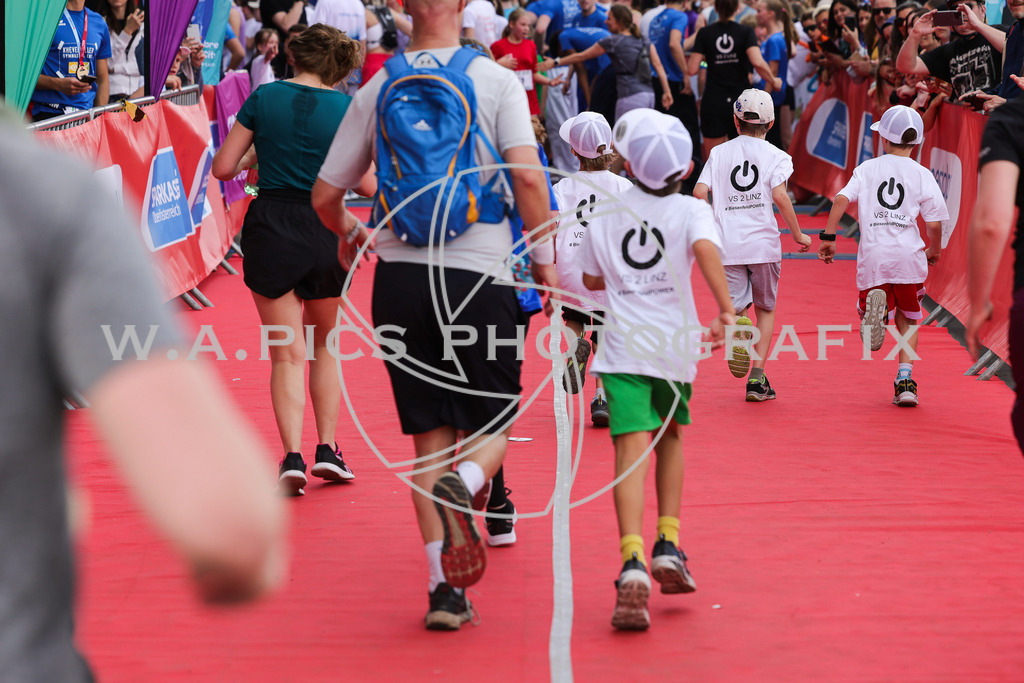 ..... | Int. 3 Brückenlauf Linz, Foto: WAPICS/Binder Manuel