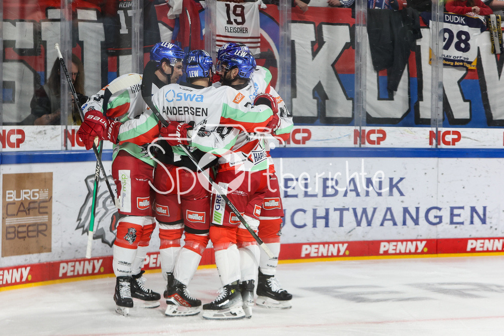 Nürnberg ICE Tigers - Augsburger Panther | Jubel der Panther nach dem Treffer zum 0-1 durch Niklas ANDERSEN (AEV #71) / Freude / Tor / Torschuetze / DEL Retro Game