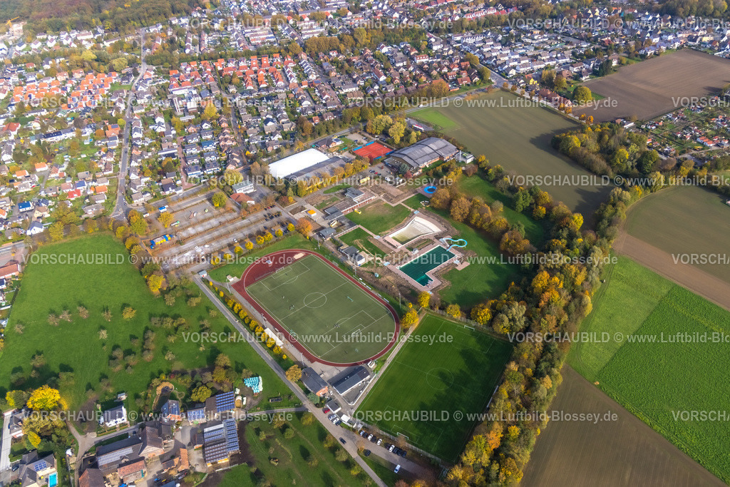 Bergkamen221012818 | Luftbild, Freibad, Wellenbad und Sportplatz in der Freizeitstätte Im Häupen, Weddinghofen, Bergkamen, Ruhrgebiet, Nordrhein-Westfalen, Deutschland