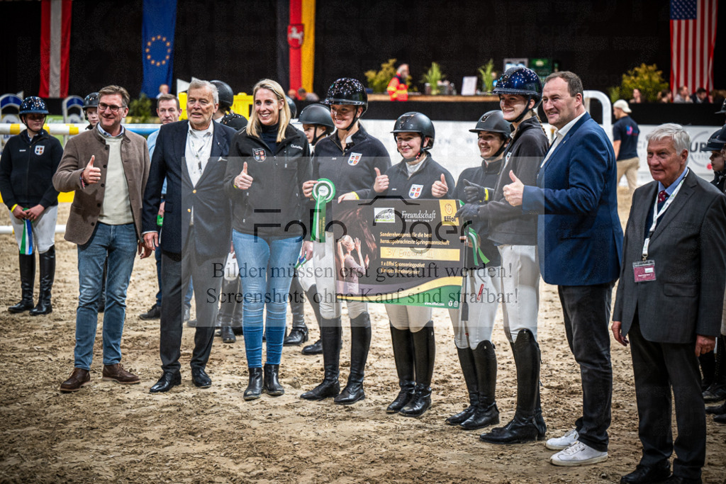 DOS_0132 | Entdecke hochwertige Reitturnierfotos von Foto Oger. Professionell, emotional und authentisch – jetzt Lieblingsmomente im Shop bestellen.Deutschlandweite Turnierfotografie. - Realisiert mit Pictrs.com