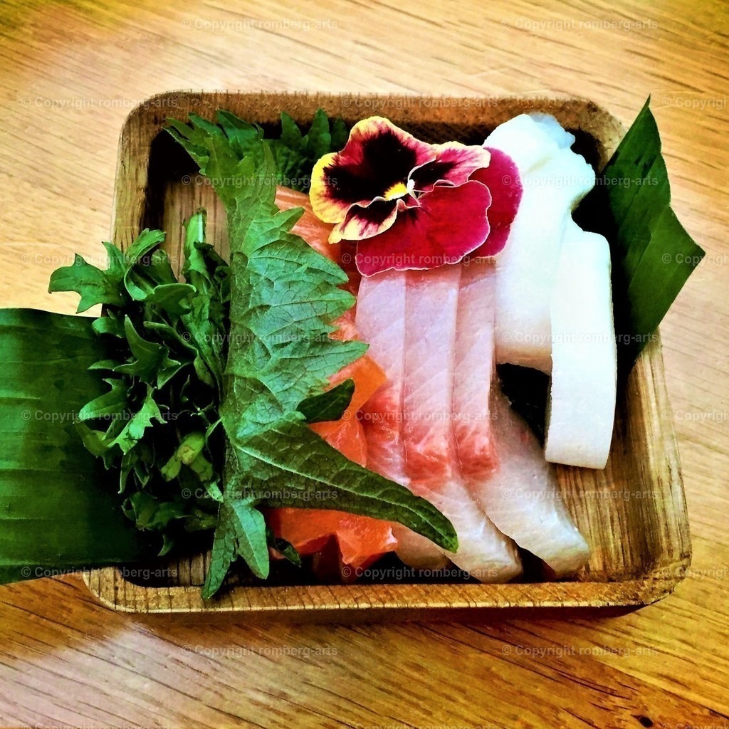 IMG_0145 (7) | romberg-arts, romberg-arts.de, www.romberg-arts.de, Foto_Online_Shop, Julia Fuhrmann, Köln, Fotos, Fotografie, Fotokunst, Kunstdrucke, Naturfotos, Aktfotos, Nacktfotos, schwarz_weiß_Fotos, Blumenfotos, Blumen, Tiere, Beton, Korrosion, Lächeln, Drucke