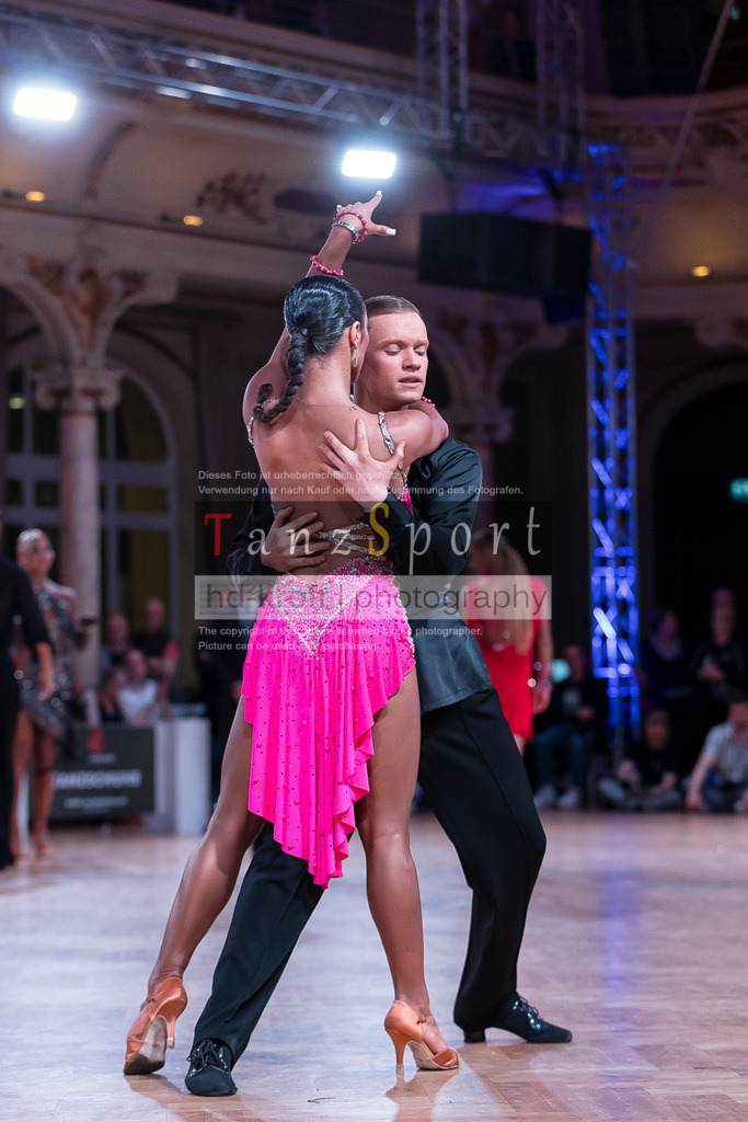 20240706_WDSF_WO_Latin_11627 | Tanzsportbilder, Standardtanz, Lateintanz, WDSF, DTV, LTVB, dancecomp, goc, hessen tanzt, blaues band der spree, walzer, tango, wiener walzer, slowfox, quickstepp, samba, rumba, cha-cha-cha, paso doble. jive, hd-kroft photography, turniertanzsport