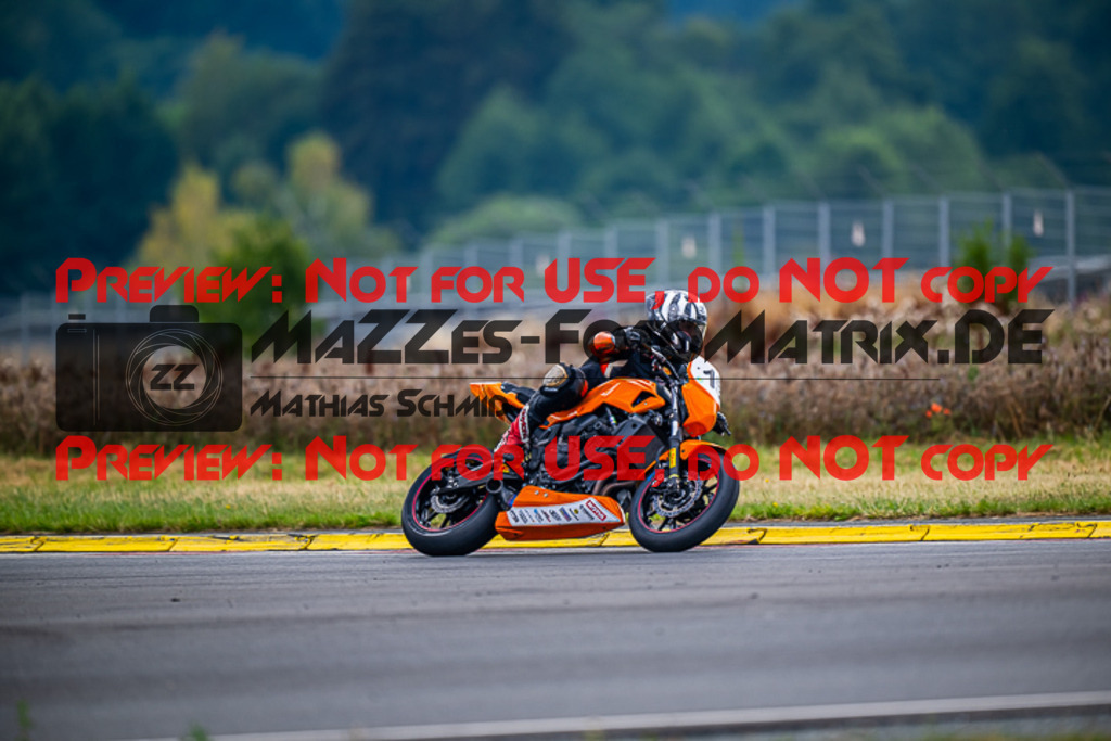 MaZZes_FotoMatrix_220723_5480 | IDM1000