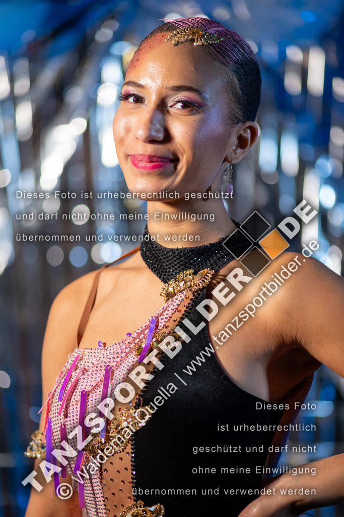 20260321-14005 | Hier finden Sie Tanz Bilder vom Latein und Standard Formationen tanzen. Sportbilder vom Tanzsport. Schöne Fotos und von Weltmeisterschaft, Europameisterschaft, Bundesliga, Regionalliga, Oberliga und Landesliga sowie von GOC Stuttgart, DanceComp, WM Bremen