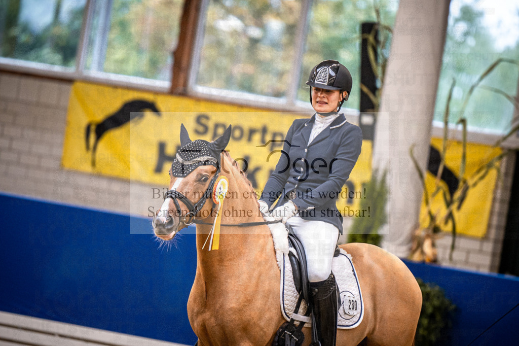 DOS_0005 | Entdecke hochwertige Reitturnierfotos von Foto Oger. Professionell, emotional und authentisch – jetzt Lieblingsmomente im Shop bestellen.Deutschlandweite Turnierfotografie. - Realisiert mit Pictrs.com