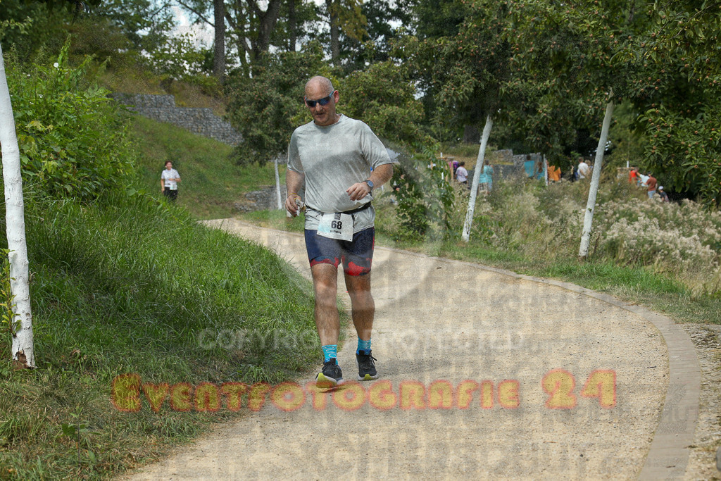 250824_1252_EX1_0798 | Sportfotografie im Rhein-Sieg Kreis, Köln, Bonn, NRW, Rheinland Pfalz, Hessen, etc. Unser Tätigkeitsfeld umfasst den Laufsport vom Volkslauf über den Marathon, Duathlon, Triathon bis zum Ultralauf wie Kölnpfad Ultra oder Schindertrail.