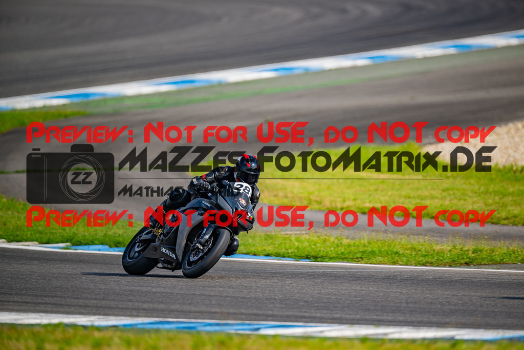 MaZZes_FotoMatrix_240702_6007705_2642 | ROT