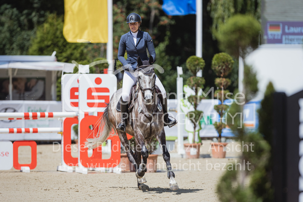 220728_BHO_BronzeTour_L-Stil_1-333 | Deine schönsten Turniermomente als professionelle Fotos! Entdecke hochwertige Pferdesport-Fotografie im Online-Shop. Jetzt Fotos finden & bestellen!