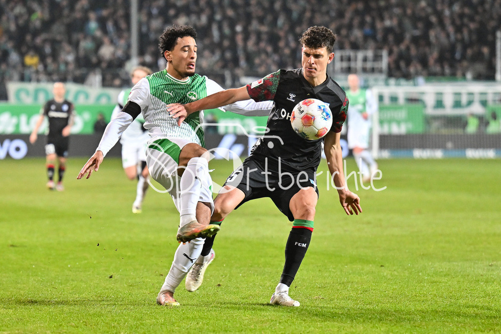 SpVgg Greuther Fürth - 1. FC Magdeburg | FUERTH, GERMANY - 06. FEBRUARY: Im Duell Sayfallah LTAIEF (SpVgg Greuther Fürth 47) und Tobias MÜLLER (1. FC Magdeburg 5) während dem Match zwischen der SpVgg Greuther Fürth und dem 1. FC Magdeburg am 21. Spieltag der 2. Bundesliga im Sportpark Ronhof Thomas Sommer