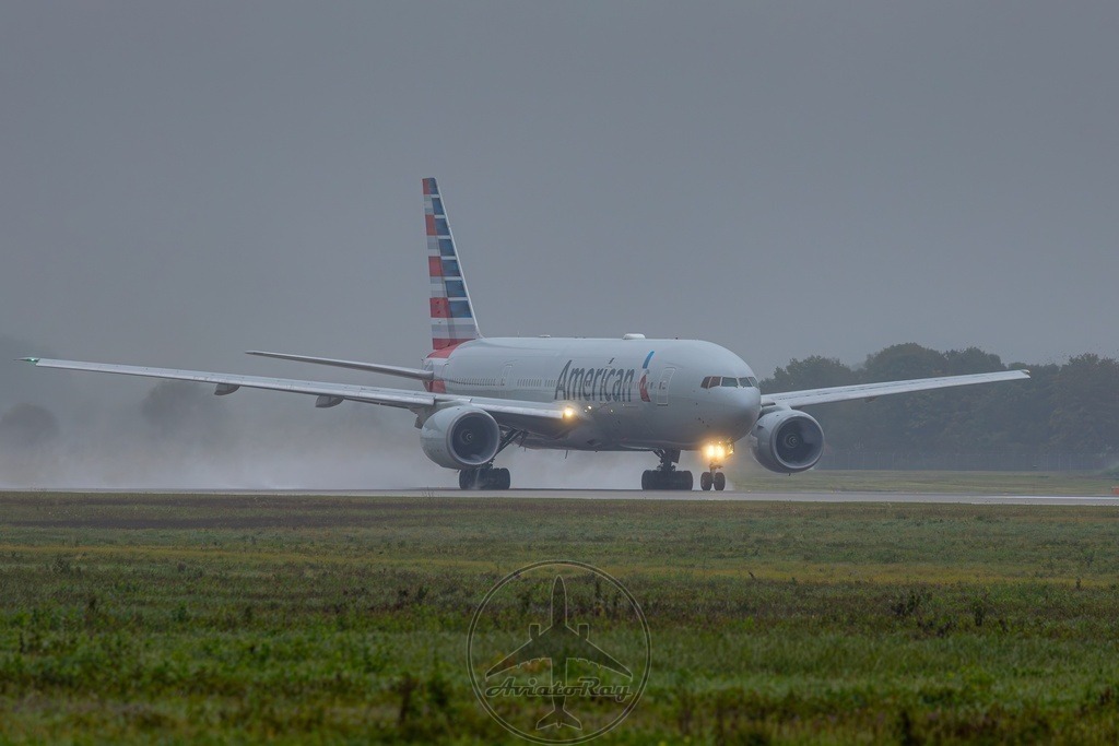 AAL717-B772-N759AN-MUC-KCLT-20240905-TPAI-denoise | Browse breathtaking aviation photography and order high-quality prints from AviatoRay's gallery. Perfect for enthusiasts and collectors. - Realisiert mit Pictrs.com