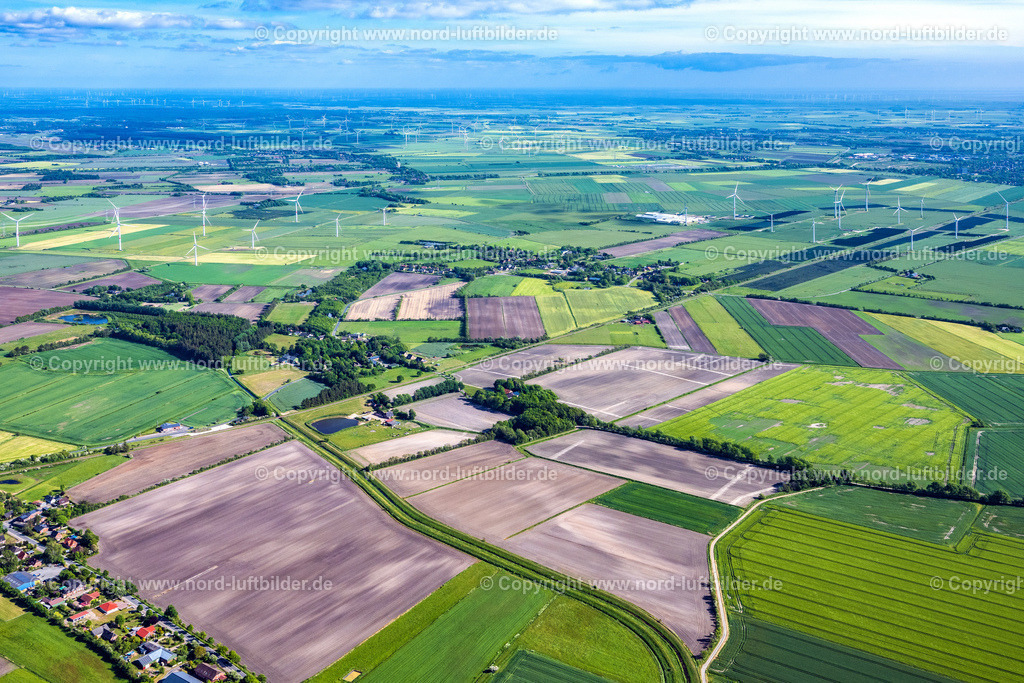 Holm_ELS_0268300523 | HOLM 30.05.2023 Dorf - Ansicht in Holm im Bundesland Schleswig-Holstein, Deutschland. // Village view in Holm in the state Schleswig-Holstein, Germany. Foto: Martin Elsen
