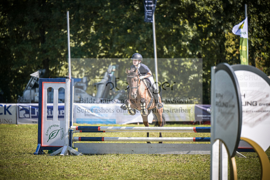 DOS_0417 | Entdecke hochwertige Reitturnierfotos von Foto Oger. Professionell, emotional und authentisch – jetzt Lieblingsmomente im Shop bestellen.Deutschlandweite Turnierfotografie. - Realisiert mit Pictrs.com